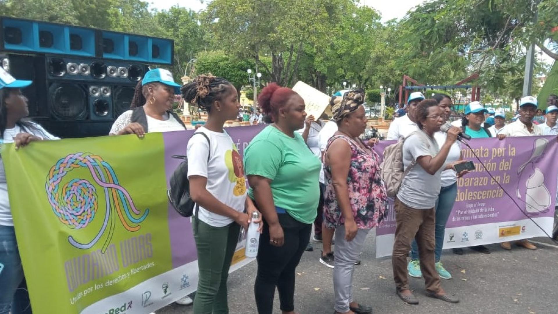 Gran caminata por el cuidado de la vida de las niñas y las adolescentes en República Dominicana