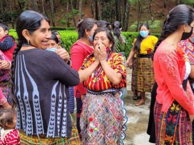Encuentro entre alcaldesas indígenas y lideresas de San Juan Sacatepéquez