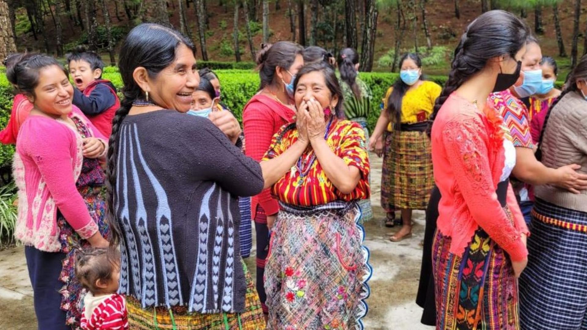 Encuentro entre alcaldesas indígenas y lideresas de San Juan Sacatepéquez